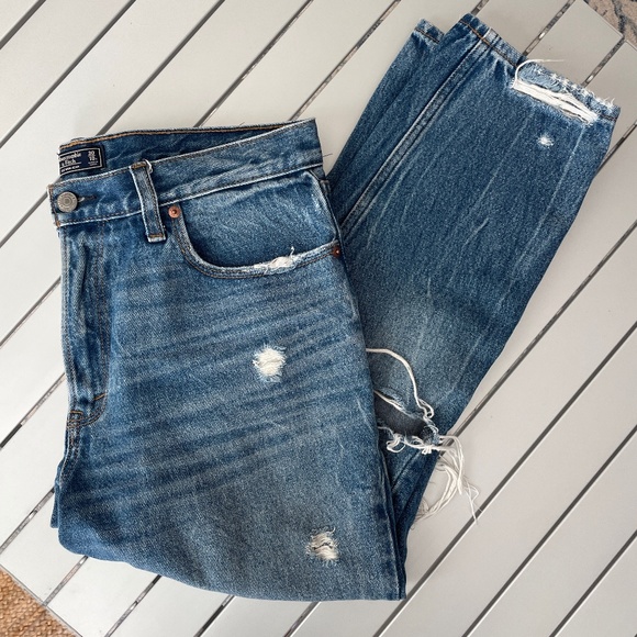 Abercrombie & Fitch Mom Jean - Picture 2 of 5